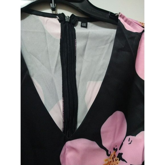 Black/pink blossoms one piece Jumpsuit Size 0X fits size Large - Picture 4 of 7